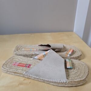 2/$15 Abercrombie & Fitch Suede Beige Espadrille Sandals Size 8